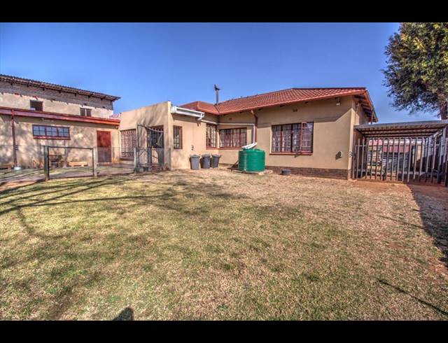 4 BEDROOM FREESTANDING FOR SALE IN KEMPTON PARK EXT 2